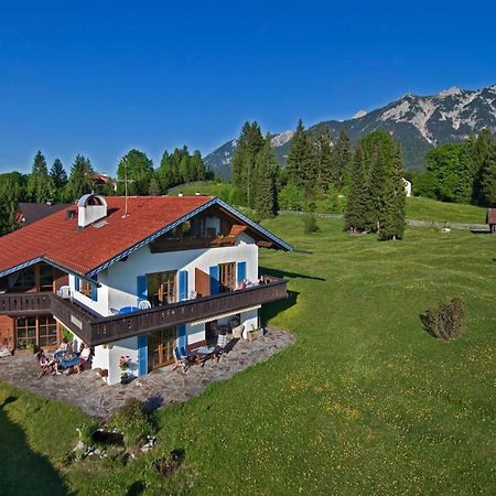 Ferienwohnungen Arnika Krün Buitenkant foto