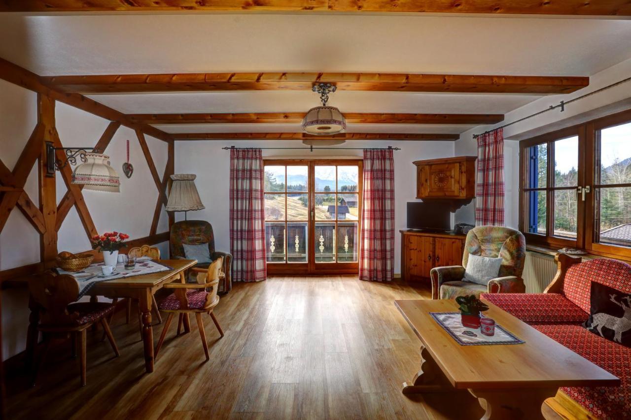 Ferienwohnungen Arnika Krün Buitenkant foto